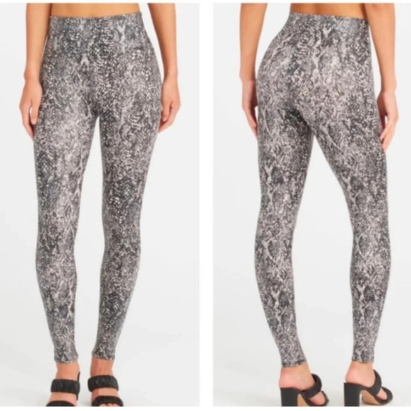 Spanx Faux Leather Snake Shine Leggings Size Small NWT New - Picture 3 of 16